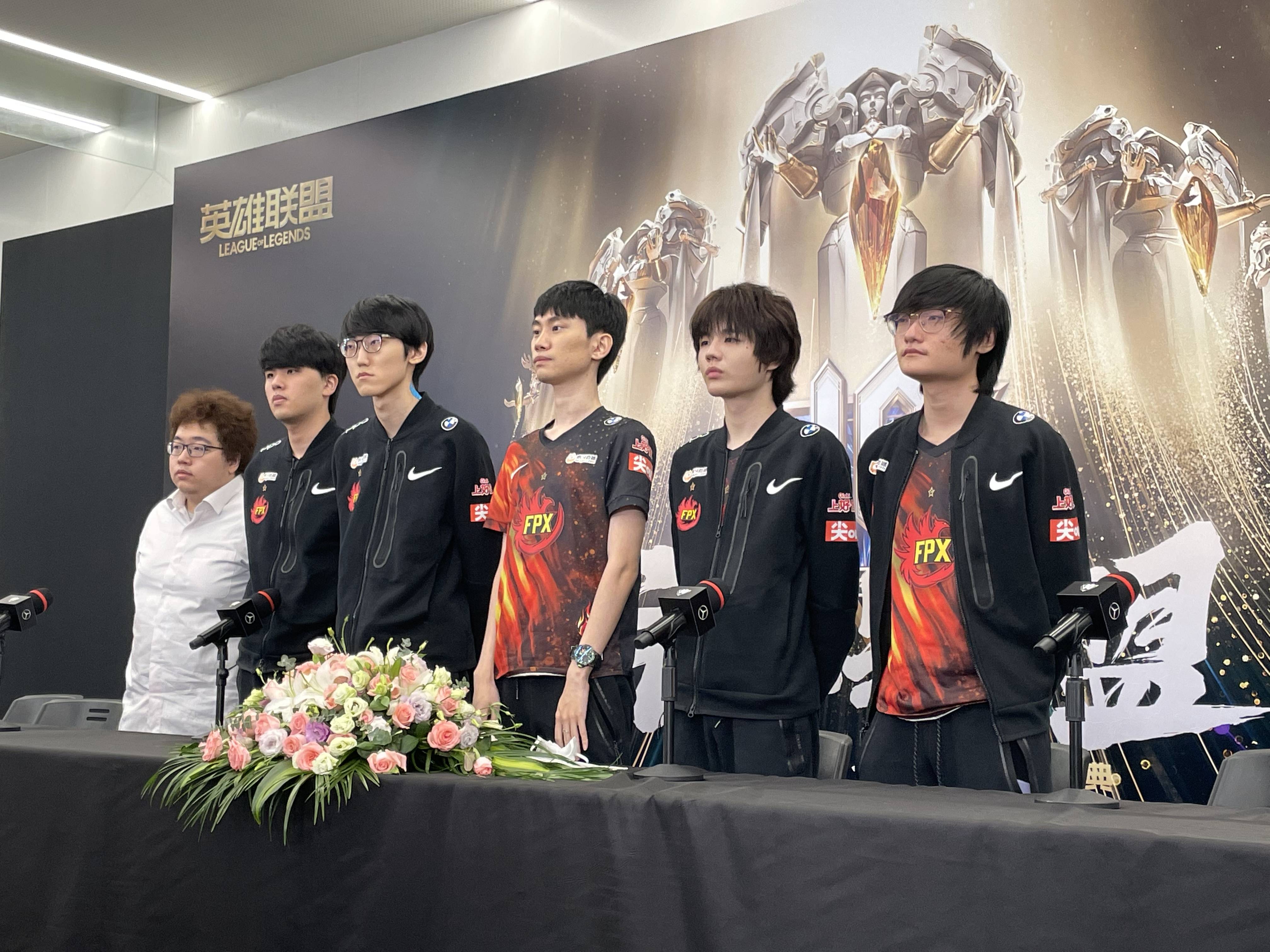 开云-FPX横扫FNC，Doinb完成史诗逆转鏖战多局全球总决赛，技惊四座