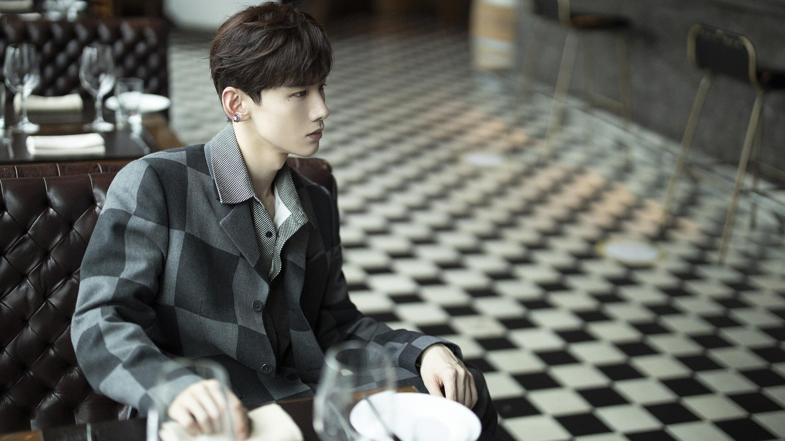 当非洲雄鹰撞碎北非壁垒，当平凡英雄接管生死战—世界体育正在重写主角剧本