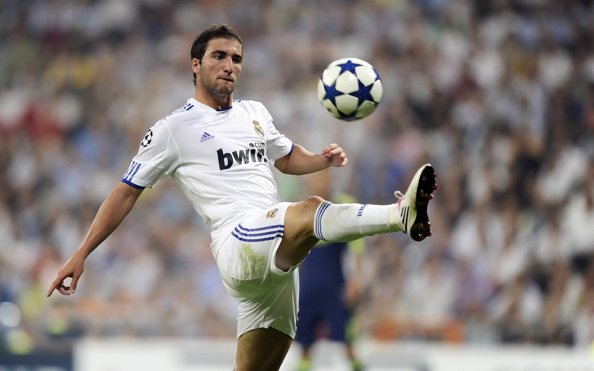 稳定输出的典范，湖人对阵76人，布伦森不掉线表现引思考